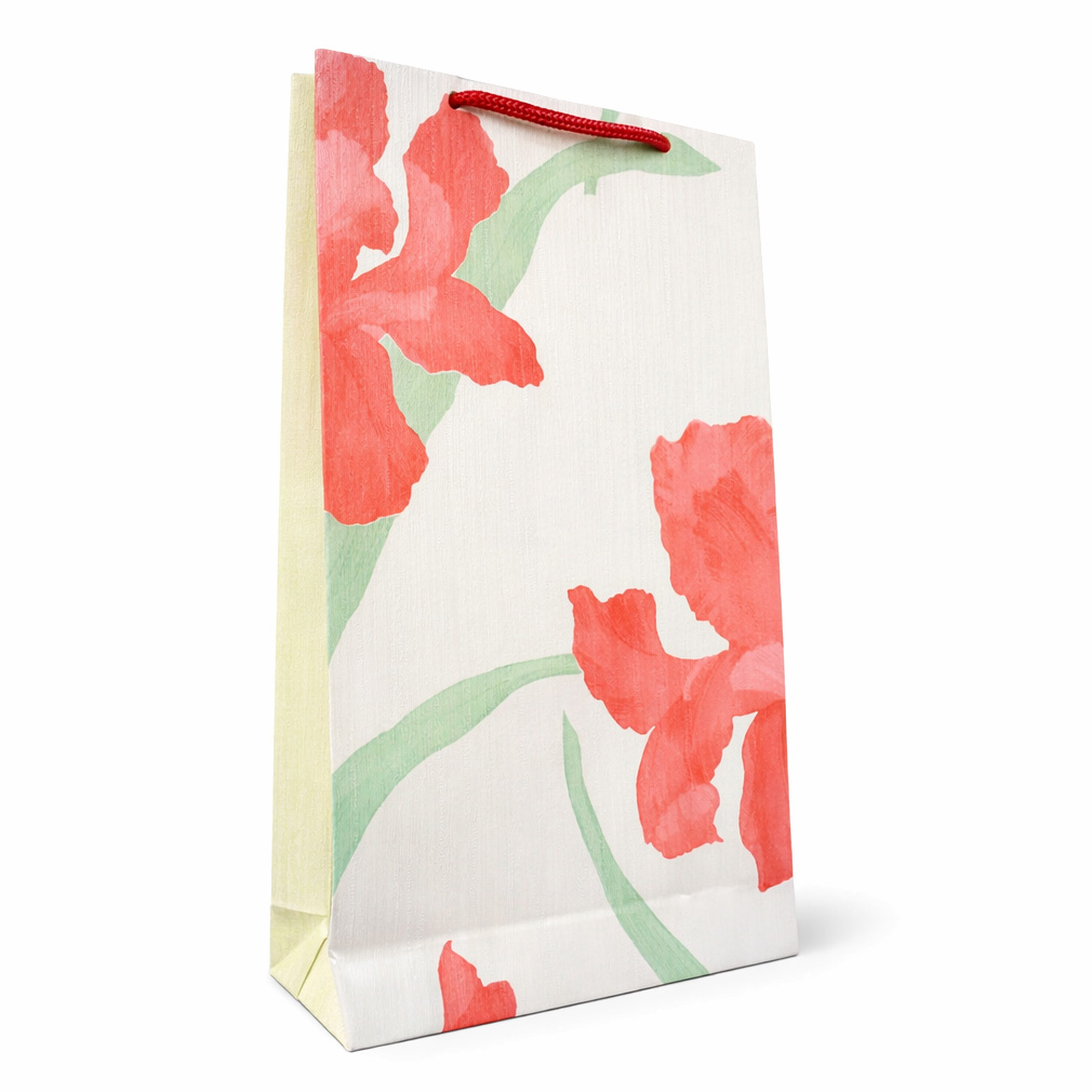 خرید ساک دستی لوکس دستساز زنبق سرخ Gilassic Handmade Luxury Gift Bag Red Iris ساختهشده از کاغذ دیواری وینیل با گلهای بزرگ قرمز و پشت سبز فسفری.
