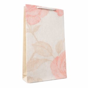 خرید ساک دستی لوکس رز گلگون Rose Blush Gift Bag ساخته‌شده از کاغذ دیواری وینیل دست‌ساز با طرح گل رز صورتی و پشت کرم روشن.