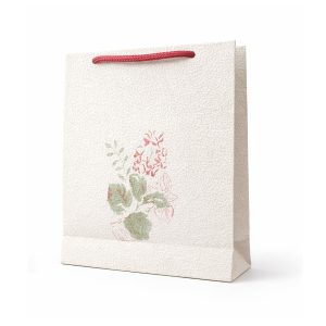 خرید ساک هدیه وینیل لوکس مدل رز مینیمال minimal rose gift bag، دست‌ساز و ساخته شده از کاغذ دیواری برجسته. مناسب عطر، اکسسوری و هدیه‌های خاص. ابعاد 18×16×5 سانتی‌متر.